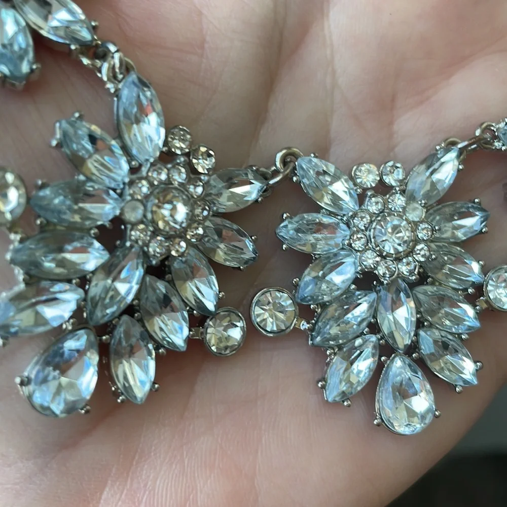 Clear Statement Necklace - Picture 6 of 6